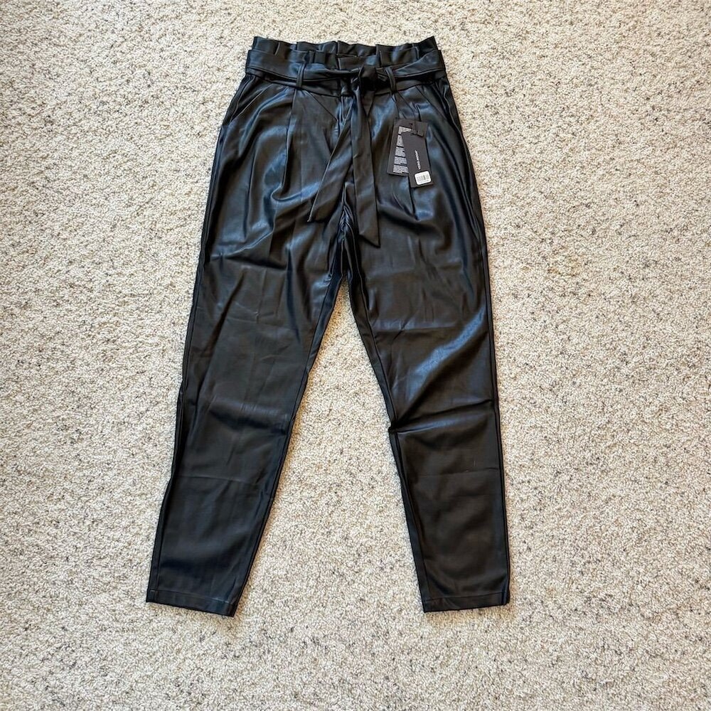 Vero Moda Women's Black Paperbag Faux Leather Ankle Pants Size S NWT
